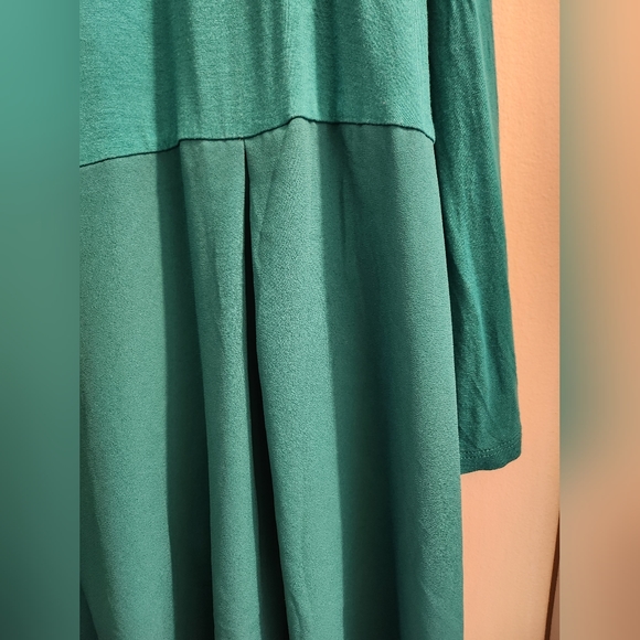Turquoise Jersey Top with sheer bottom, Size xl, Preloved - Picture 4 of 5